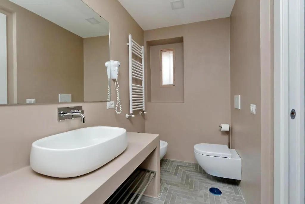Boutique Suites Della Croce Rome